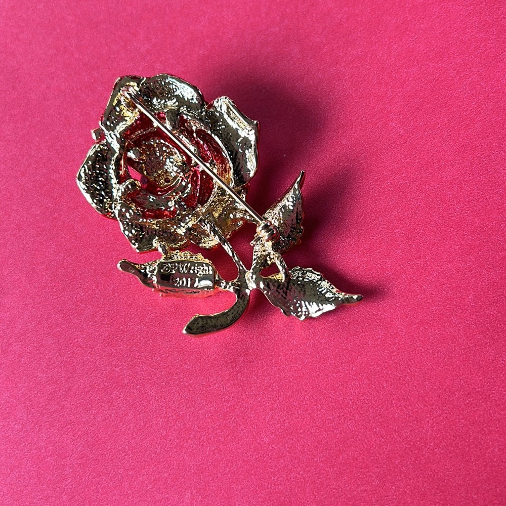 Red Pavé Crystals Rose with Gold with Green Crystal Leaves - Picture 2 of 4